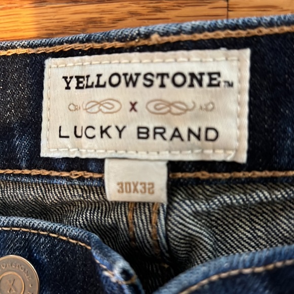 NWOT Men’s Lucky Brand Jeans 363 distressed Vintage Straight Yellowstone 30x32 - Picture 9 of 15